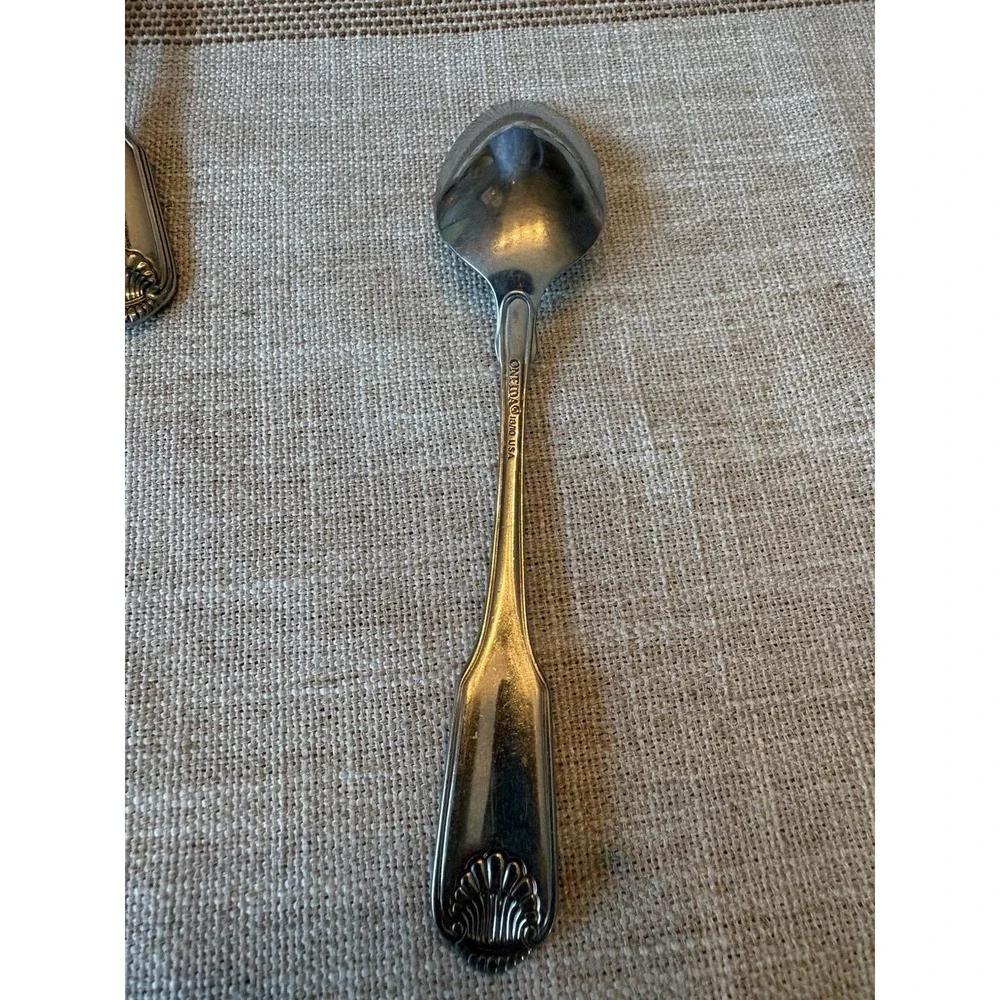 Oneida Classic Shell Heirloom 18/10 Stainless Teaspoon Qty 1